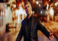  seccad-mehmedi-arabesk-ve-modern-pop-saundu-birlestiren-sarki-sen-vallahi